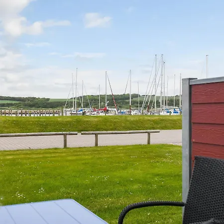 Dejlig I Stueplan I Med Flot Udsigt Over Limfjorden Sj561 *